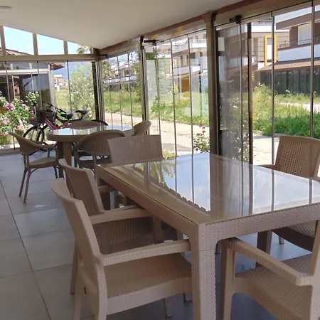 Tatil parkı Dikili'de Denize Sifir Butik Sitede Muestakil