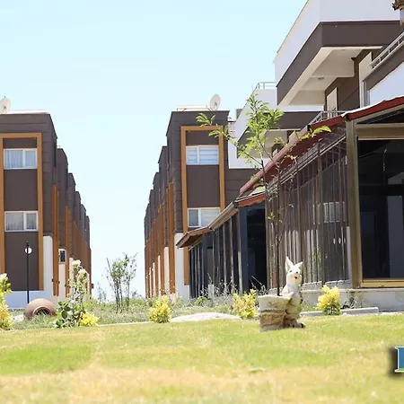 Dikili'de Denize Sifir Butik Sitede Muestakil Dikili
